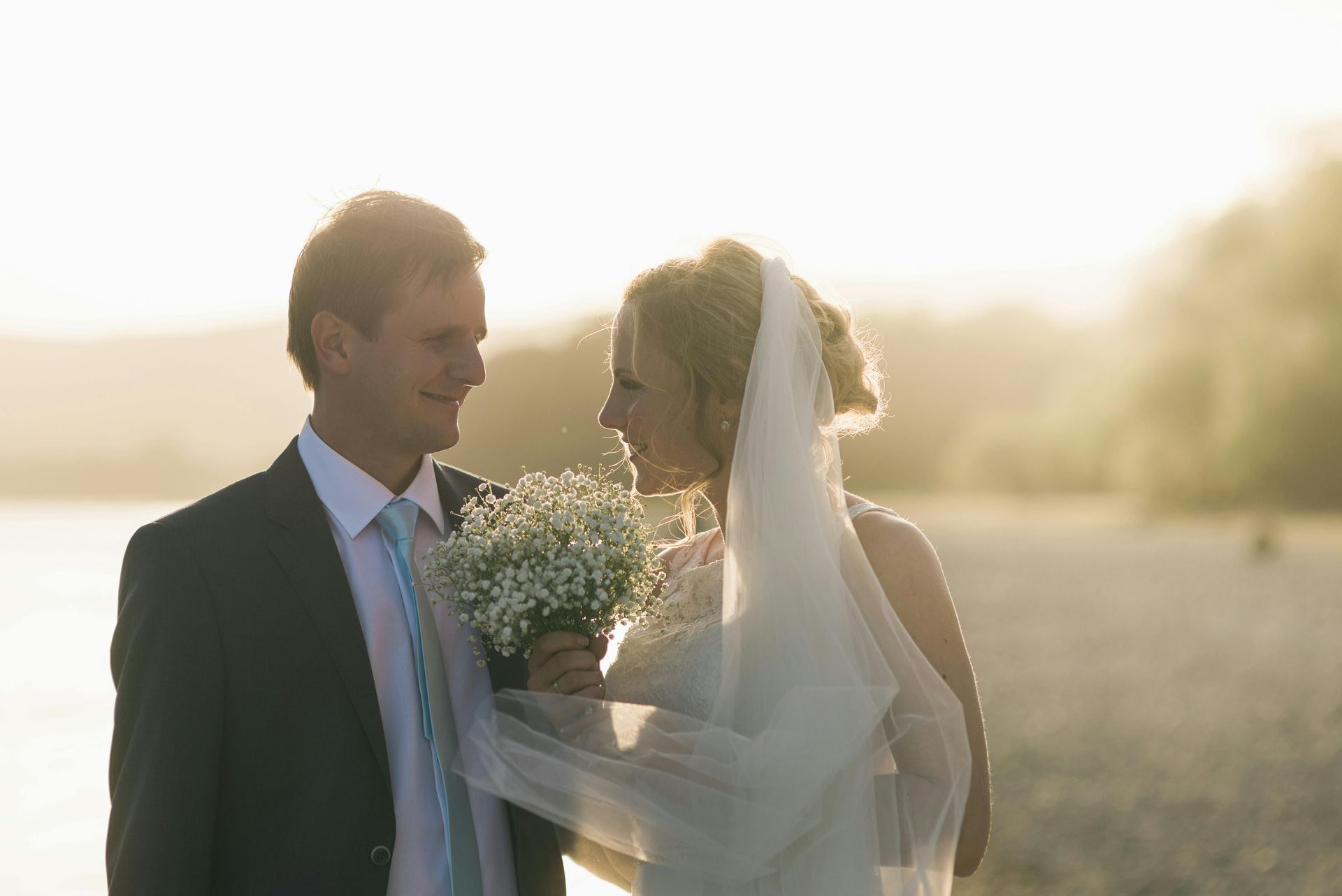 Destination wedding scene on the coast of Puerto Escondido